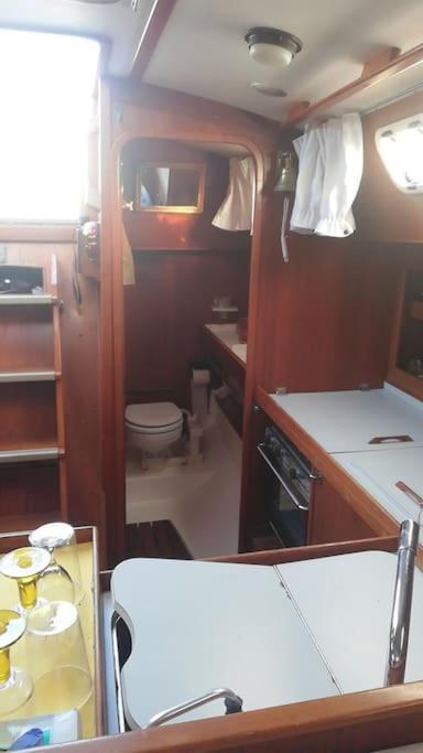 Boat-Apartamento Flotante Cadiz.. La Juanita Arroyo Exteriör bild