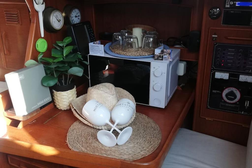 Boat-Apartamento Flotante Cadiz.. La Juanita Arroyo Exteriör bild